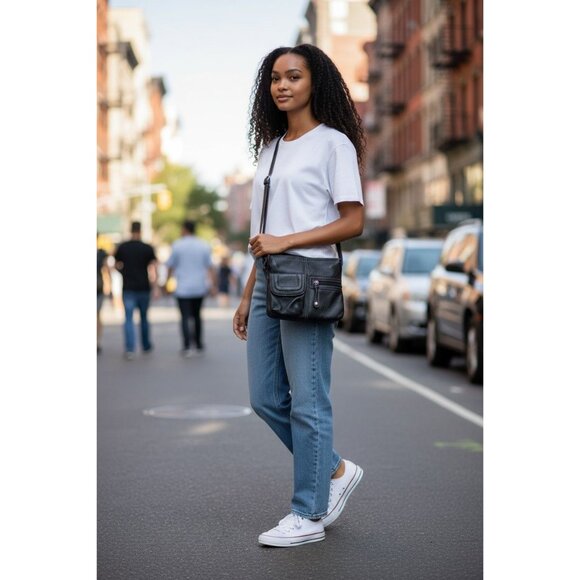 Tignanello Carson Black Leather Crossbody Bag With Multiple Pockets & Adjustable - Picture 2 of 12